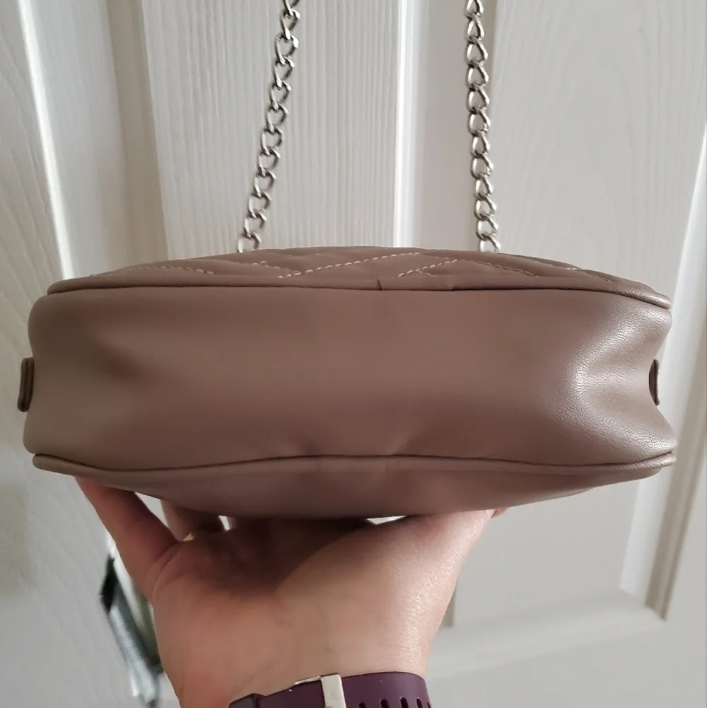 Badgley Mischka Camera bag with slip pocket in Taupe Vegan Leather